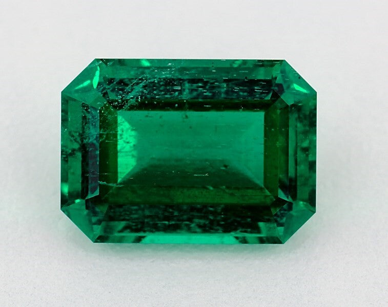 4.93 ct. Emerald AGL Minor