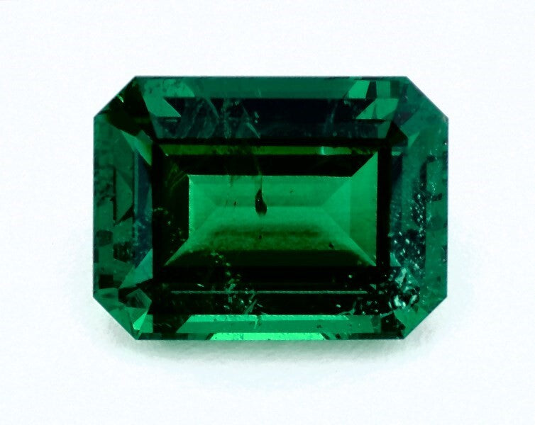 5.66 ct. Emerald GRS Minor