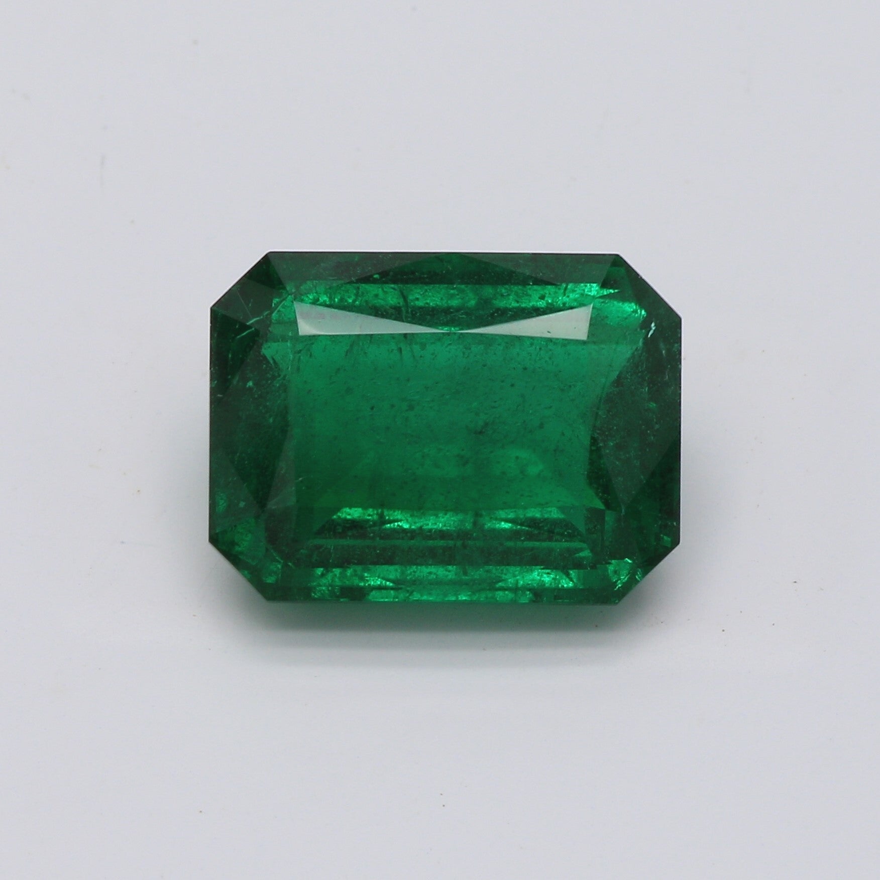 3.29 ct. Emerald AGL Minor