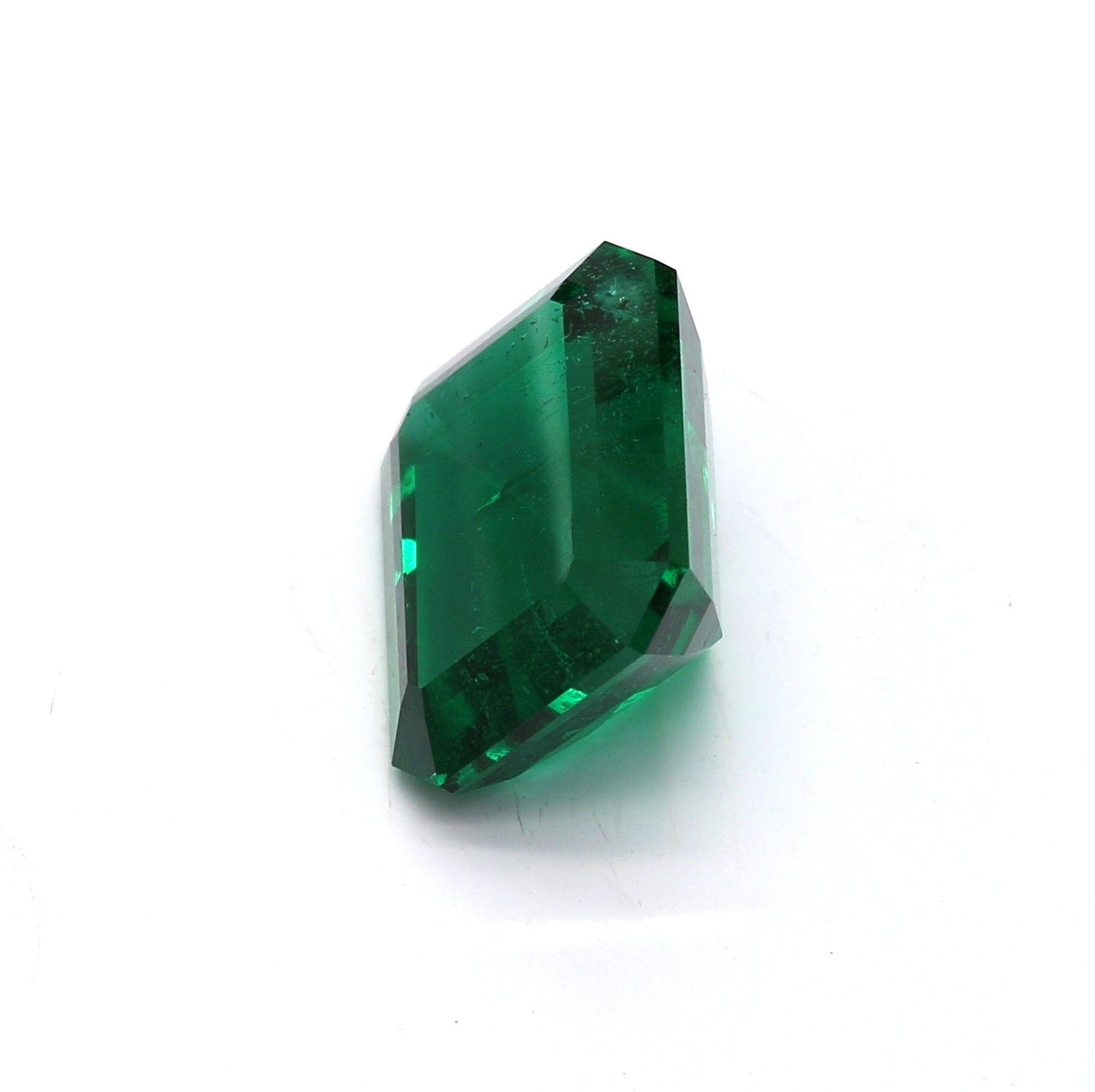 5.49 ct. Emerald AGL No Oil
