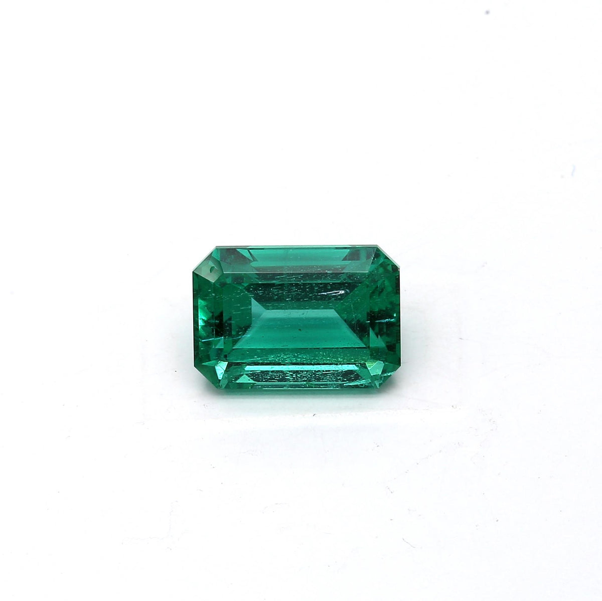 3.68ct EM AGL