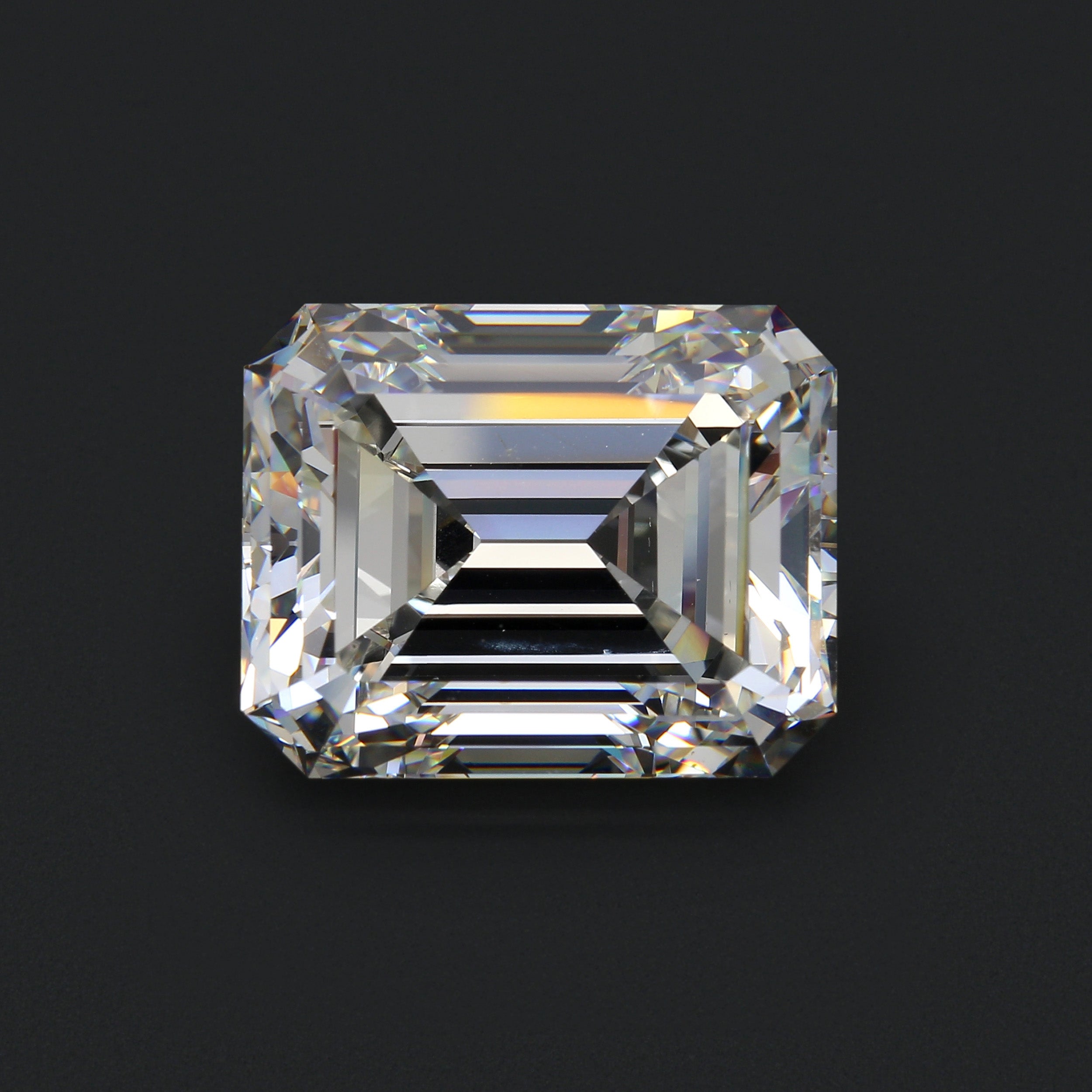 28.13ct EM I VS2 GIA