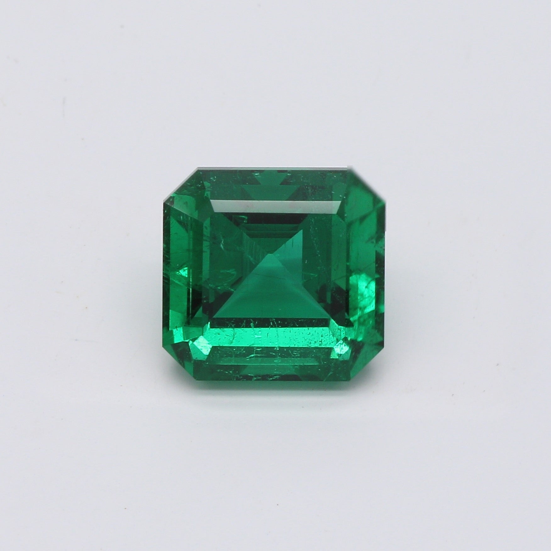 2.59 ct. Emerald GRS Minor