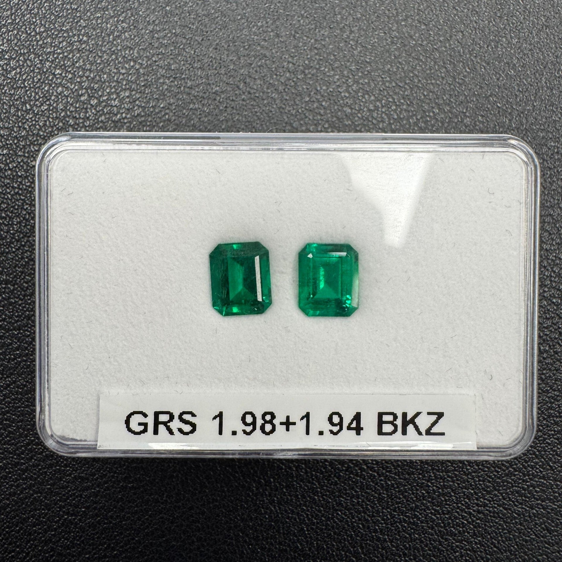 1.98 ct. Emerald GRS Minor