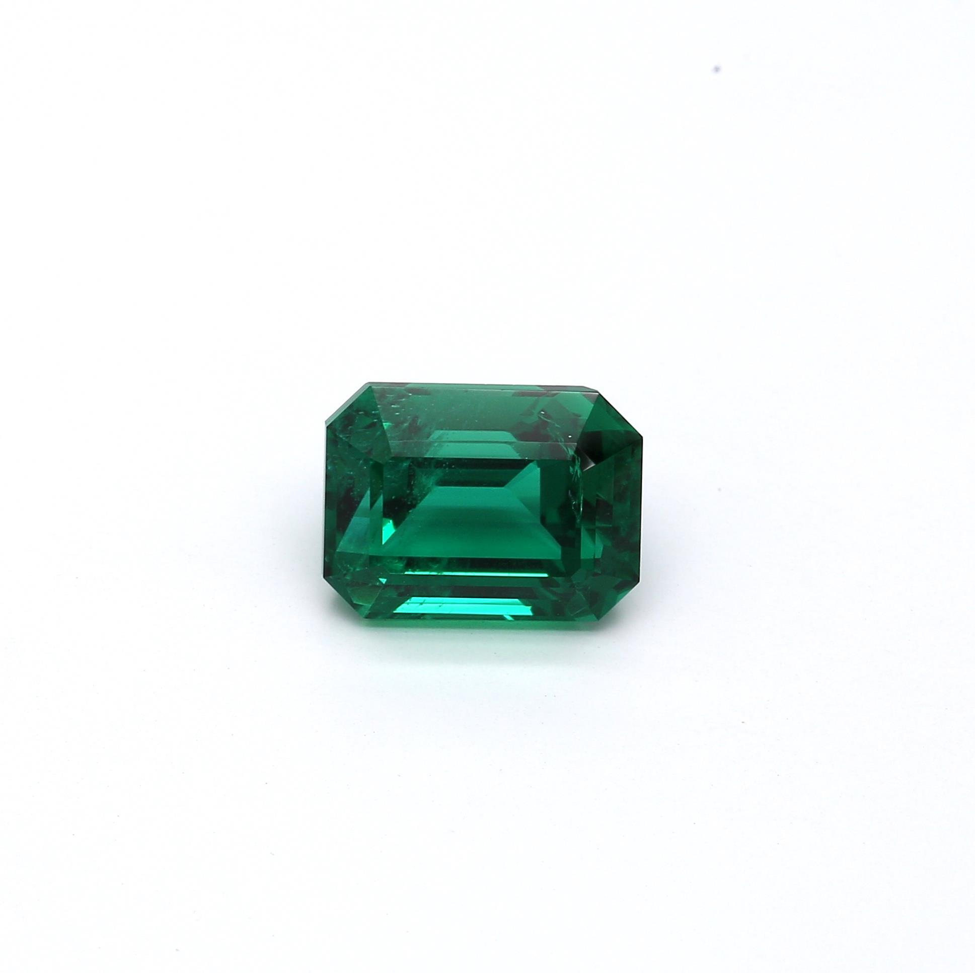 4.03 ct. Emerald AGL Insignificant