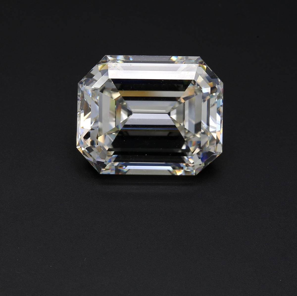 24.23ct EM K VS2 GIA