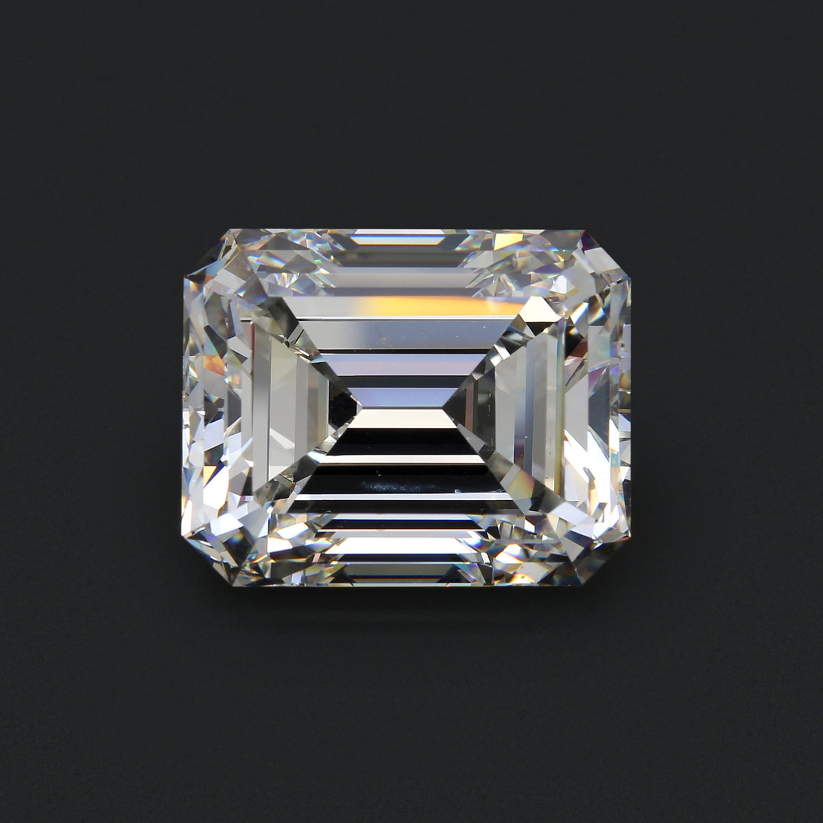 28.13ct EM I VS2 GIA