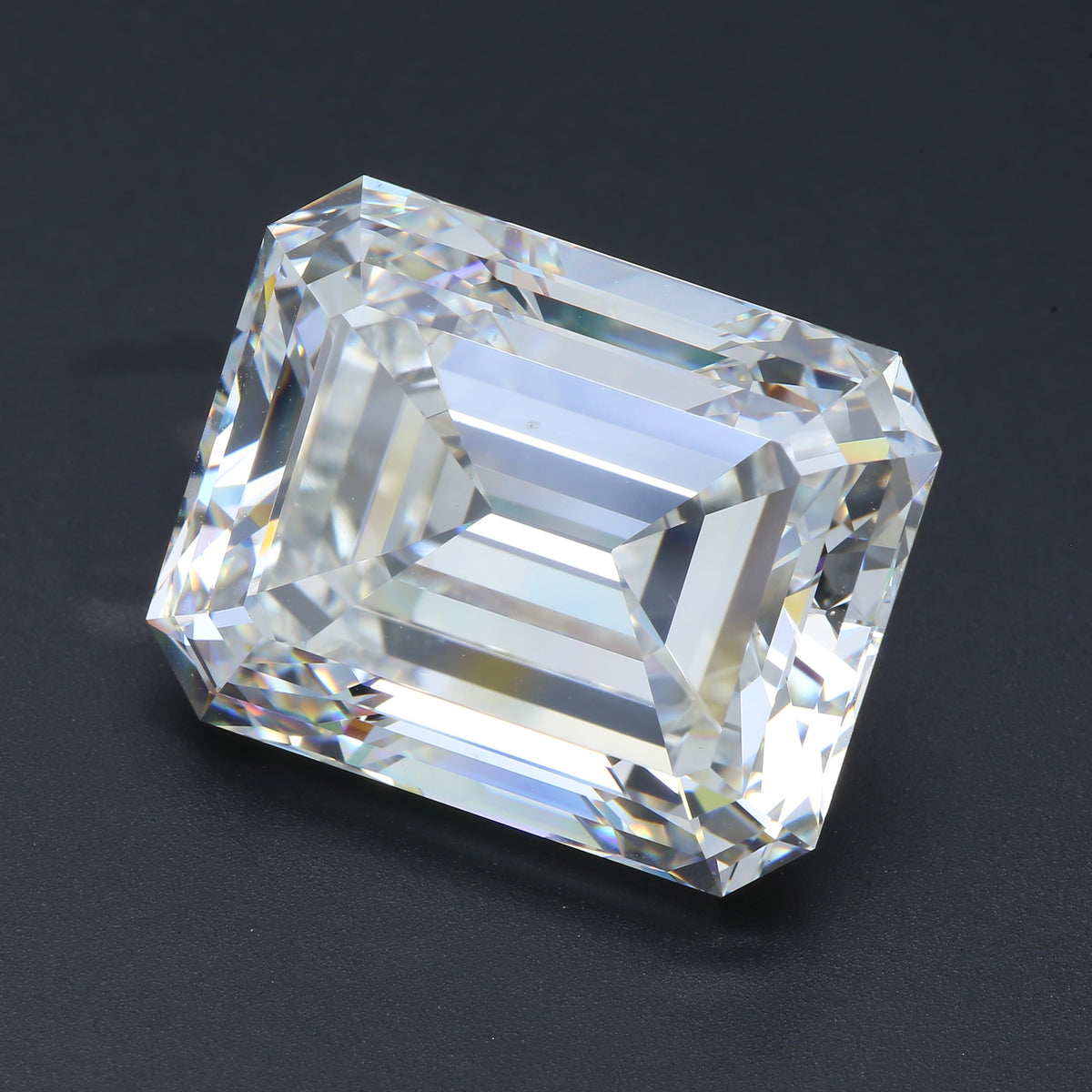 28.13ct EM I VS2 GIA